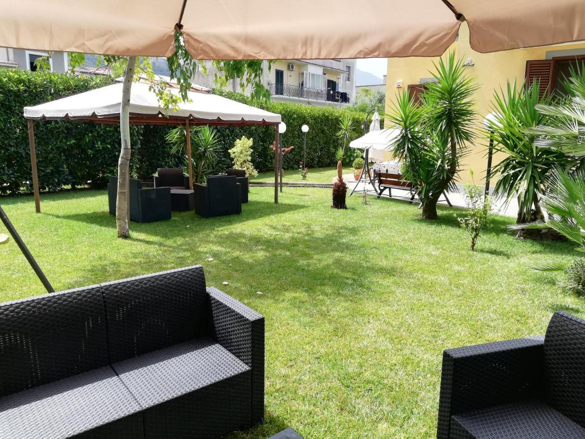 Depandance Con Piscina In Uso In Esclusivo In B&B SantʼAntonio Abate المظهر الخارجي الصورة