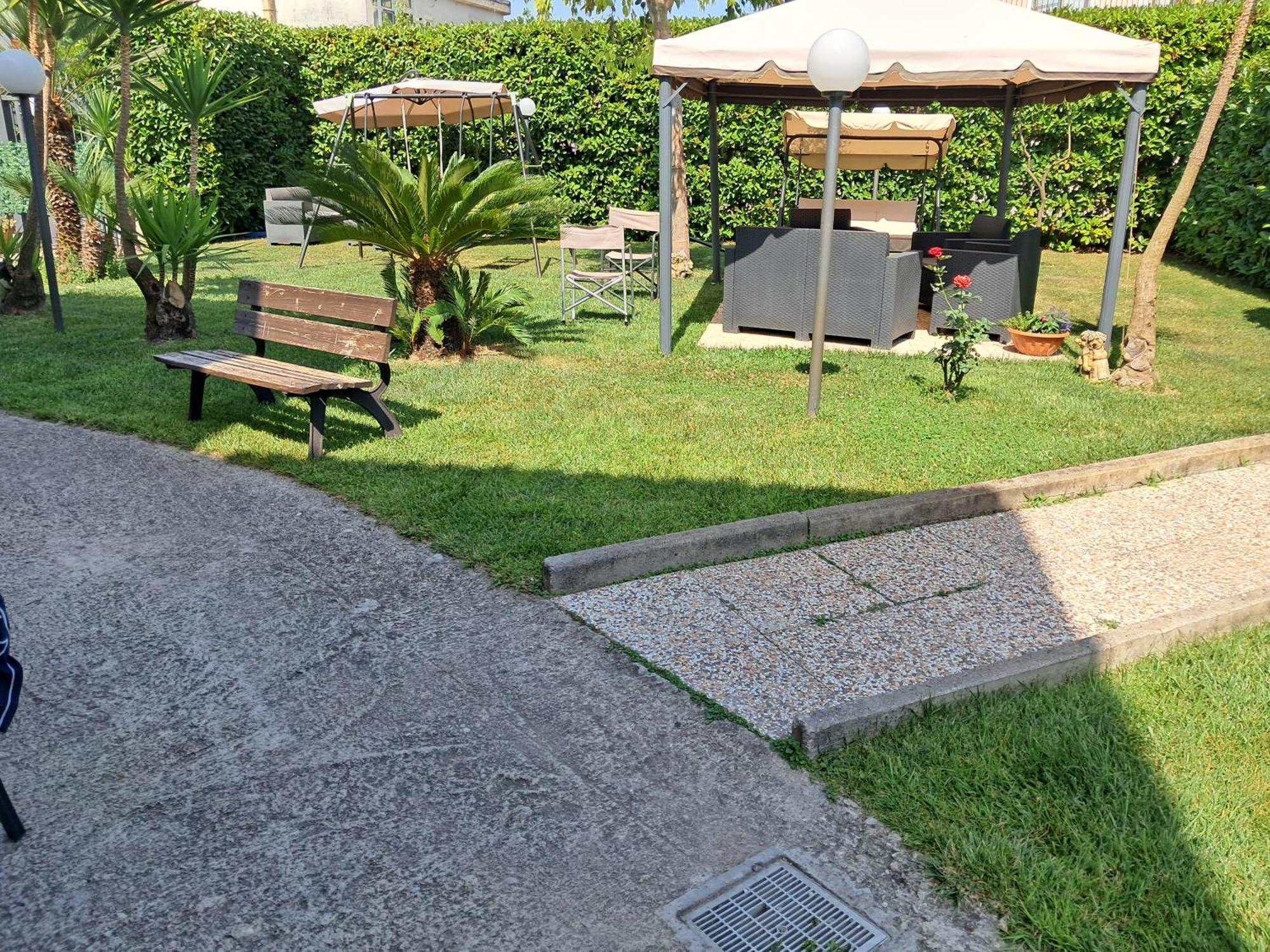 Depandance Con Piscina In Uso In Esclusivo In B&B SantʼAntonio Abate المظهر الخارجي الصورة
